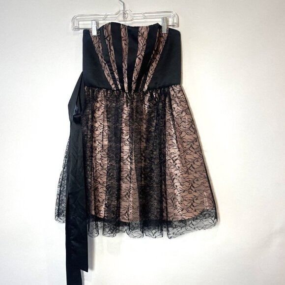 Max & Cleo Strapless Mini Cocktail Dress Womens 4 Black Lace Satin Waist Bow - Picture 1 of 8